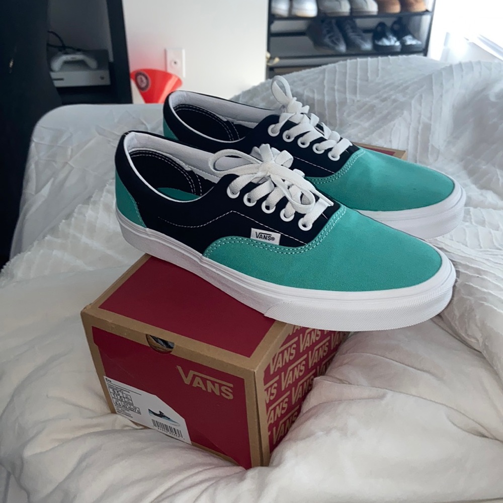 Vans Era Shoes 9.5 Men 11 Women